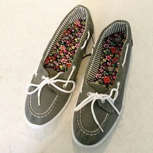 Women’s Gray Slip On Loafer Flats NWOT